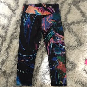 FABLETICS Art splash capris. No tag small